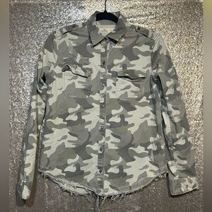 Hollister Camo Shirt Jacket - XS - Distressed Hem